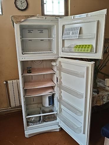 islenmis samavar: İşlənmiş 2 qapılı Indesit Soyuducu Satılır, rəng - Ağ, Dolab içi — 2