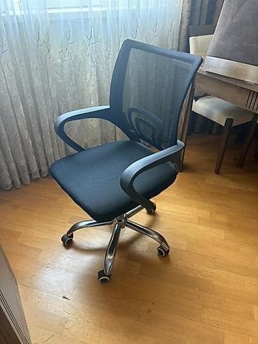 Ofis kreslosu - Rəng: qara - Material: nəfəsalan mesh bel hissəsi və