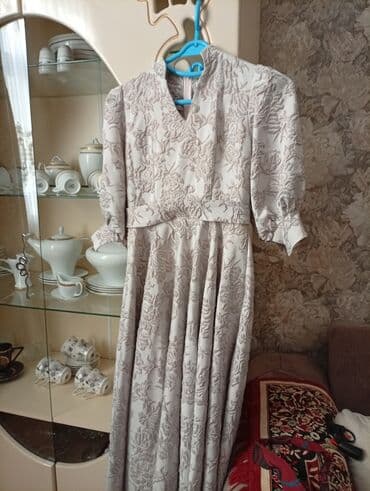 Qadın uzun donlar — 4 model 1) Açıq boz rəngdə, relyefli güllü