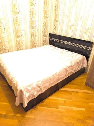 Двуспальная кровать, Без подьемного механизма, С матрасом, Без выдвижных ящиков — 1