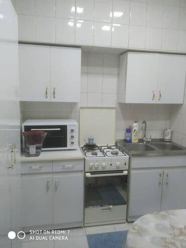 yeni günəşlidə 3 otaqlı ucuz bina evləri: Nərimanov metrosuna yaxin 4 mertebeli binanın 3-cu mərtəbəsində — 4