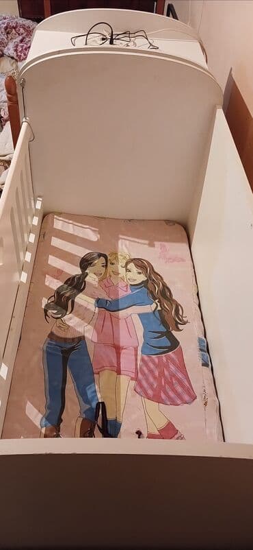 Oğlan və qız üçün, Beşik