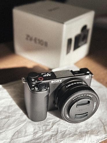 2,3 ay işlənilib 2300 alınıb 1850 azn satılır Sony ZV‑E10 rəqəmsal