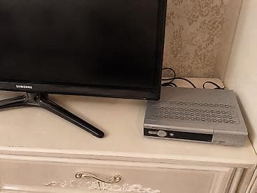 Openbox peyk qəbuledicisi, gümüşü korpuslu və qara ön panelli — 2
