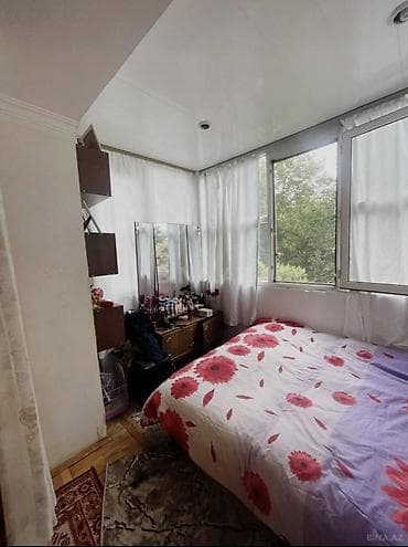 Mənzillər: 1 otaqlı mənzil – işıqlı, səliqəli planlama - Geniş pəncərəli yataq — 1