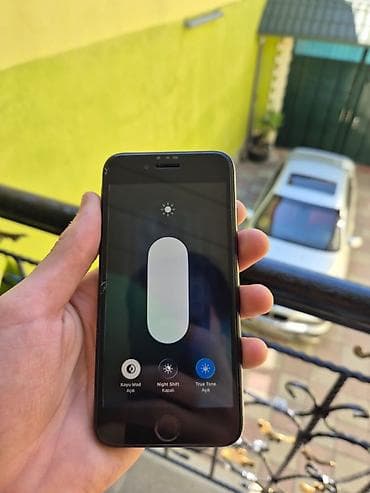 12 iphone: IPhone SE 2022, 64 GB, Jet Black — 2