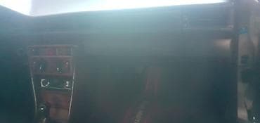 most mercedes: Avtomobil baqajı üçün ehtiyat təkər bölməsi və aksesuar yuvaları olan — 5