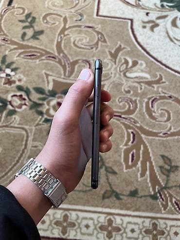 iphone qutu: IPhone 8, 64 GB, Qara, Barmaq izi — 2
