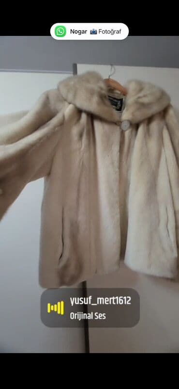 женские шапки из чернобурки: Bej rəngdə qısa xəz paltar - Model: qolları geniş, A-kəsim qısa palto — 2