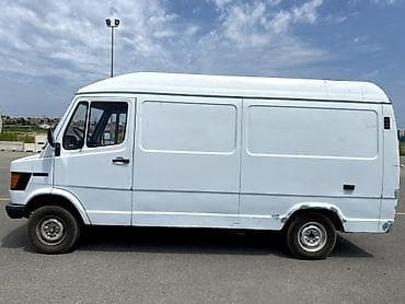 mercedes benz 208 d: Mercedes-Benz 208, 1995 il, motor 2.3 l, Furqon, İşlənmiş — 2