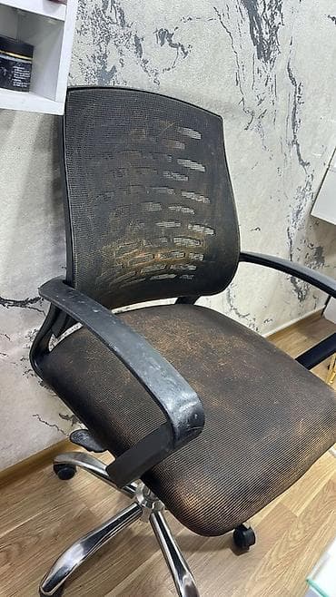 Ofis masaları: Təkərli, Qolları tənzimlənmir — 3