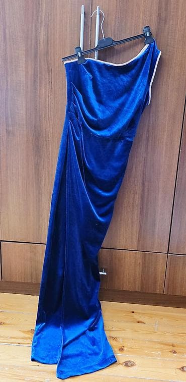 beden kremi: Məhsul: Axşam/libas – məxmər, tünd kral mavisi Təsvir: - Material — 1