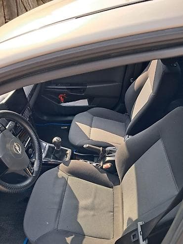 masın satısı: Opel Astra H – 5 qapılı hetçbek Xüsusiyyətlər: - Kuzov: 5 qapılı — 10