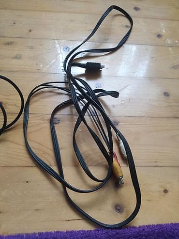 Sony PlayStation 2 Slim (SCPH-7xxxx seriyası) Paket məzmunu: - PS2