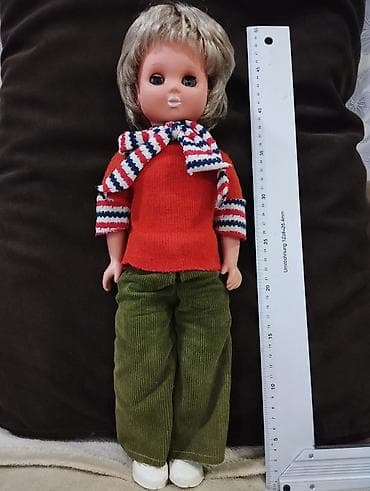 Uşaq geyimi və ayaqqabıları: Qiyməti 1 ci 70 azn. 2 ci 30 azn. 3 cü 15 AZN. 4 cu dələ oyuncaqi 40 — 1