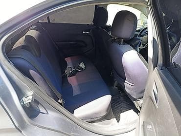4 qapi niva: Chevrolet Aveo: 1.6 l | 2014 il 104000 km Sedan — 9