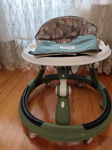 İşlənmiş xadunokdu musiqisizdir, üstündəki isə uşaq gəzdirmək üçündü