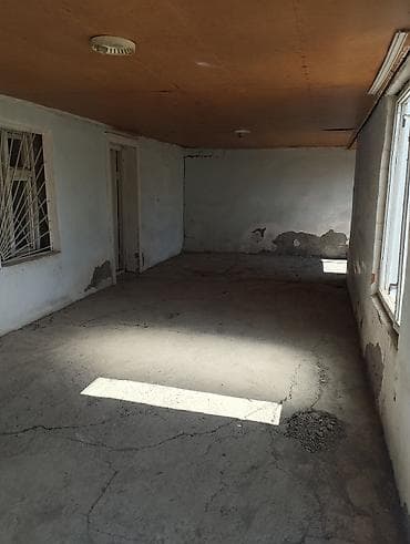 xetai kiraye ev: Satılır: 2 mərtəbəli həyət evi (yarımçıq tikili),qaz, su — 4