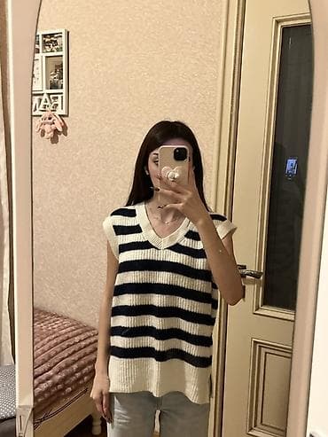 Zolaqlı trikotaj sviter-jilet M olcu lalafo.az -da Zolaqlı trikotaj sviter-jilet M olcu