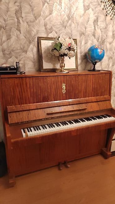 Piano satılır . Rostov don . ela vəziyyətdədir Qiymət 250 AZN ünvan — 1