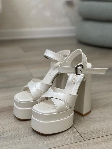 sedef tesbeh: Sədəf rəngində və parlaqlığında gəlin ayaqqabısı • razmeri 35-36 nömrə — 2