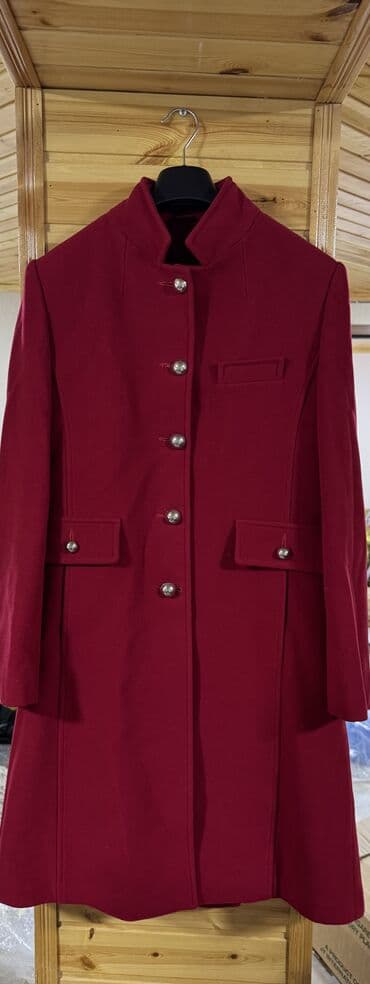 Qadın palto – bordo rəng - Stil: Klassik, düz kəsim, dizə yaxın lalafo.az -da Qadın palto – bordo rəng - Stil: Klassik, düz kəsim, dizə yaxın