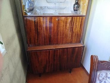 dolaplar: Vitrinli bufet şkaf - Material: laklı ağac finişi, təbii ağac — 1