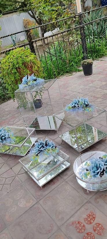 5 ədəd mavi bəy xonçası satılır - xonçanın 1 in şüşəsində çat var