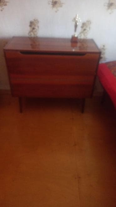 balkon skaflari: Mebel dəsti – 2 dənə taxta şkaf və 2ədəd konsol/komod - Material — 1