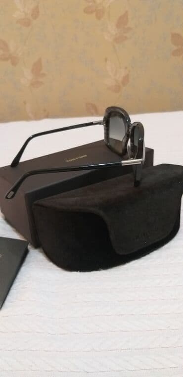 optik nisangah satilir: Tom Ford eynek — 12