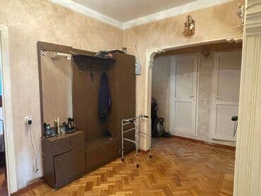 9 ci mikrorayon satilan evler: Bakı, 4 otaqlı, Köhnə tikili, m. Həzi Aslanov, 110 kv. m — 16