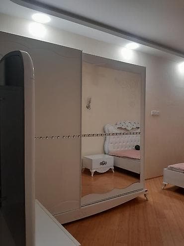 icarə az: Yeni tikili 3 otaqlı mənzil - Geniş qonaq otağı: klassik lüstür — 8