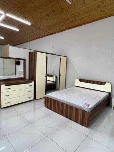 Двуспальная кровать, Шкаф, Трюмо, Тумба, Б/у