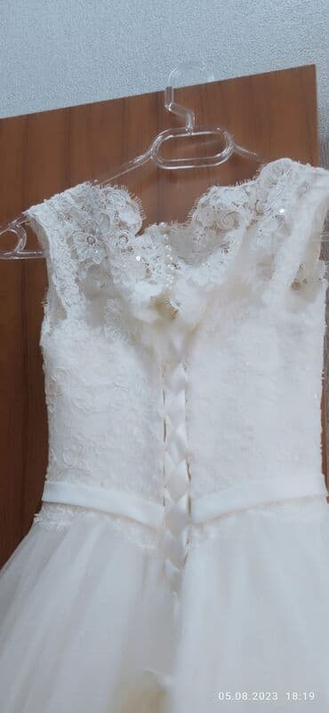 ağ gəlinliklər: Cox tecili olaraq kocle elaqedar satilir. Toy üçün nəzərdə tutulmuş bu — 8