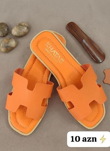 sendel: Məhsul: Qadın üçün narıncı rəngdə slip-on sandal - Rəng: Parlaq — 1