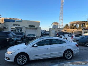 фольксваген пассат сс: Volkswagen Passat CC – ağ rəngli, zərif 4 qapılı kupe-sedan. Xarici — 20