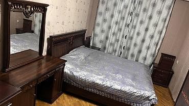 isti su: Klassik tərzdə yataq otağı mebel dəsti Tərkib: - 4 qapılı, sürgülü — 5