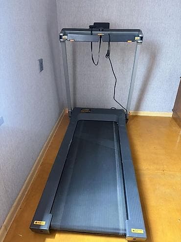 Qaçış trenajoru (treadmill) - Kompakt və qatlanan konstruksiya: ön — 3