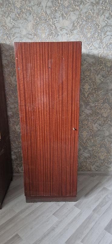 tek stolar: Taxta paltar şkafı - Tək qapılı, kompakt model - Material: taxta/DSK — 1