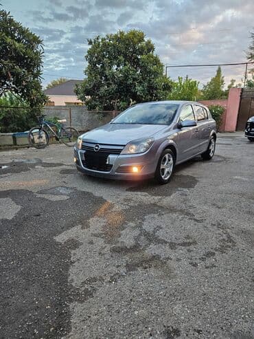 опель зафира а: Opel Astra H – 5 qapılı hetçbek - Ban növü: hetçbek, 5 qapı - Rəng — 4