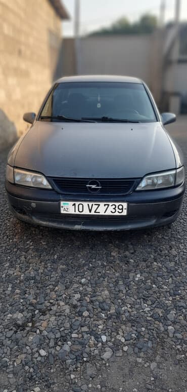 opel astra c: Opel Vectra: 1.6 l | 1996 il 35000 km Sedan — 1