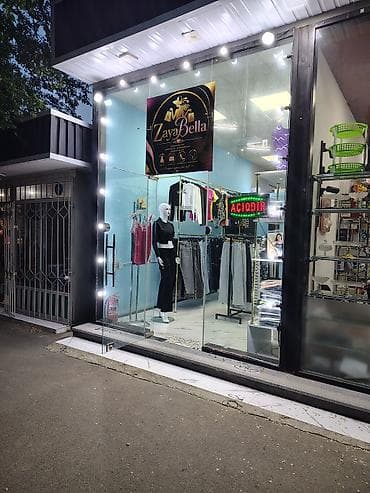 isbartivni desdleri: Qadın üçlü dəst – qara rəng - Üst: qısa, uzunqol, yaxalı mini-jaket; — 4