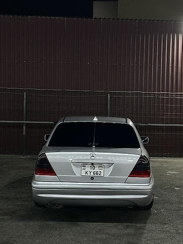 bmw e36 angel: Mercedes-Benz C-Class: 2.3 l | 1998 il Sedan — 2