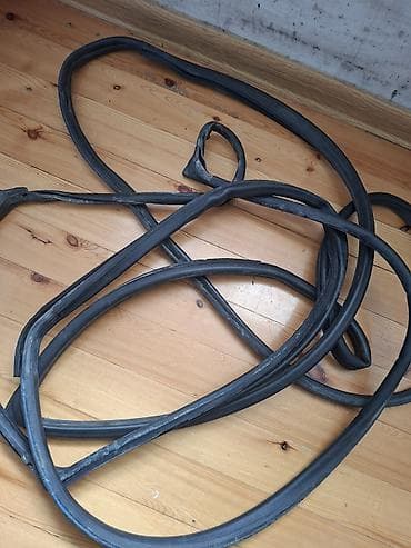 Avtomobil qapı/pəncərə rezin contası sag teref cutdur - Material