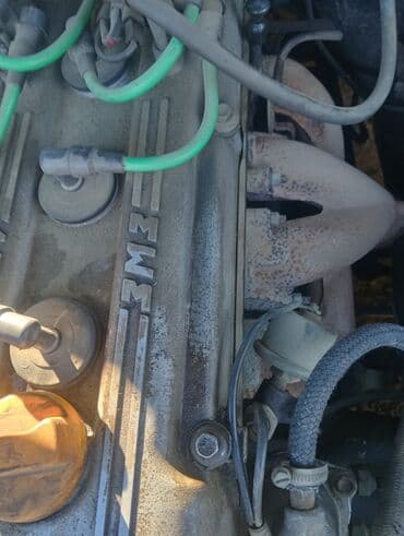 Digər avtomobillər: Satılır: GAZ Volga sedan (arka görünüşdə “Volga” emblemi) — 4