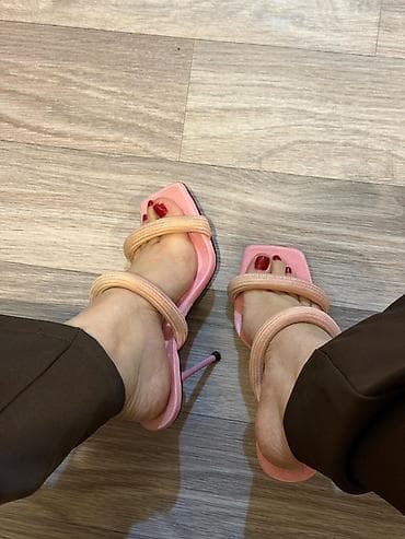 ağ sandallar: Qadın yüksək dabanlı sandal - Rəng: açıq çəhrayı (pastel tonlarda) - — 1