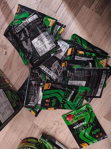 İdman qidaları: Run Whey. Протеиновый набор . Одна банка вскрыта, другие нет. Пакетов — 4