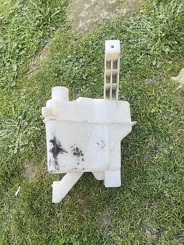 Avtomobil üçün yuyucu su çəni (şüşə yuyucu maye bakı) - Material: ağ