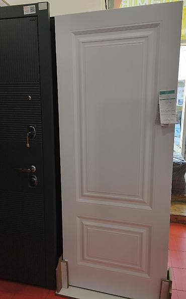 Ağ rəngli daxili qapı paneli - Klassik dizayn: iki böyük frezli