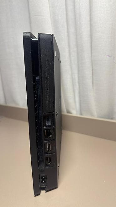 ps4 konsole: Sony PlayStation 4 Slim konsolu + 2 ədəd DualShock 4 pultu — 3